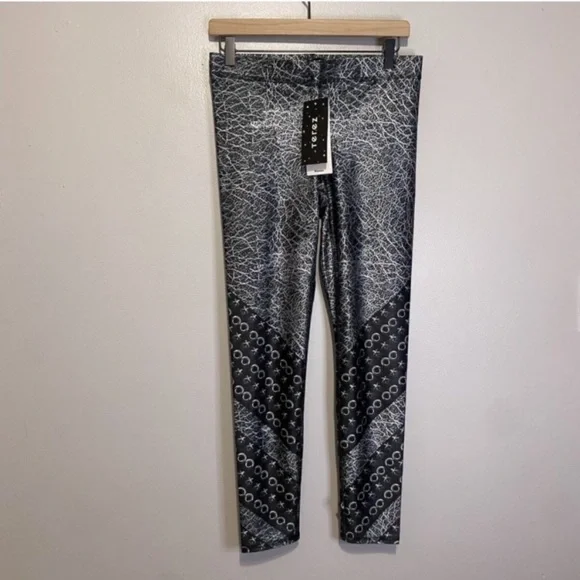 Terez NWTcropped Black Gray Stretch Metal Star Print Leggings Pants Size XS - Picture 2 of 4